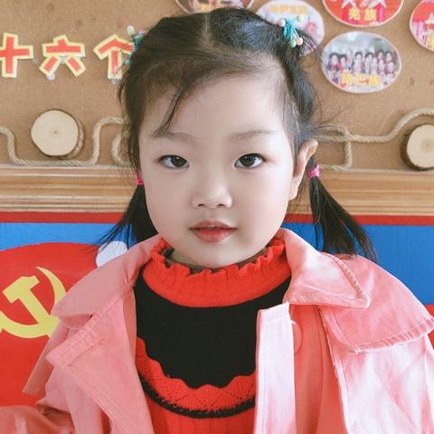 大家好！我是襄阳红星伟才（国际）幼儿园KA1班的卢芷钰小朋友！一起来见证我的成长吧~~