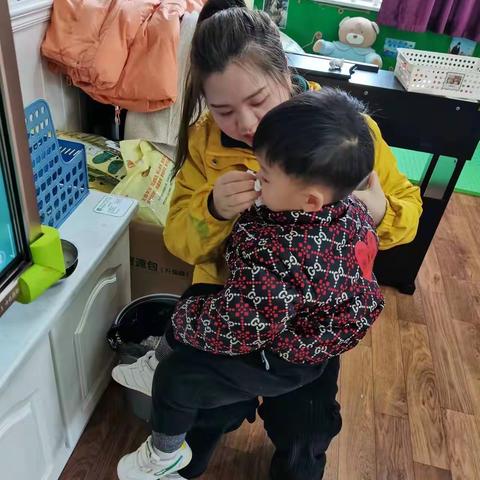 大家好！我是襄阳红星伟才（国际）幼儿园KC2班的陈景明小朋友！一起来见证我的成长吧~~