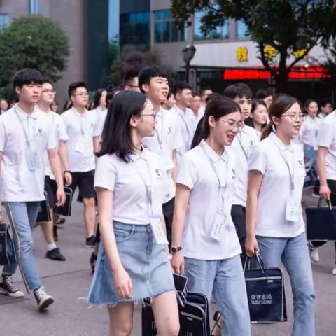 实践历风雨，振翅揽长虹——在建行大学的日子