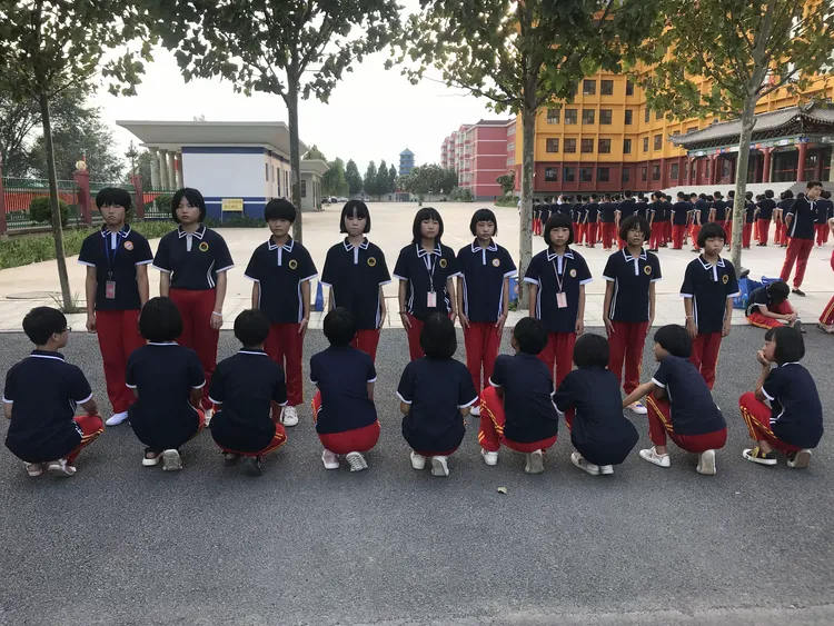 弘济学校六年级校园生活