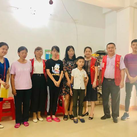 琼山区总工会党员志愿者开展新时代文明实践“金秋助学”入户慰问活动