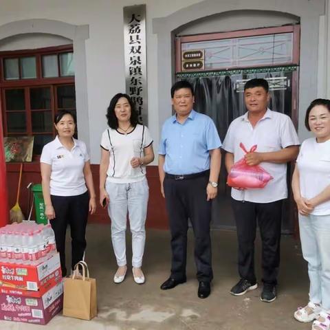 县计生服务站积极开展为一线工作人员“送清凉”活动