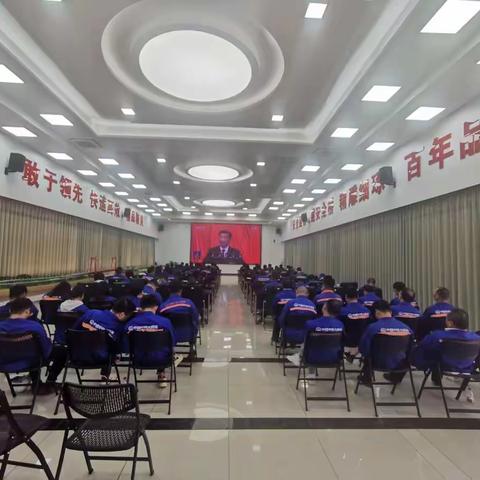 中铁大桥局G3铜陵长江公铁大桥建设者收看党的二十大开幕会盛况