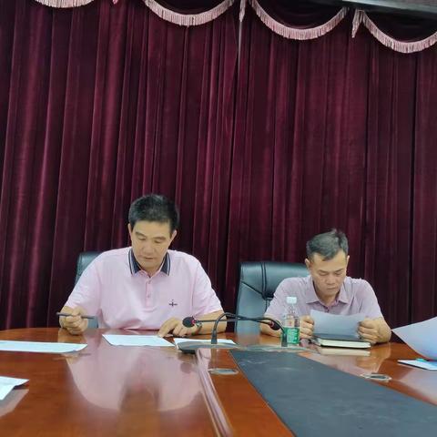 丹州社区召开辖区民警任党组织副书记人员见面会