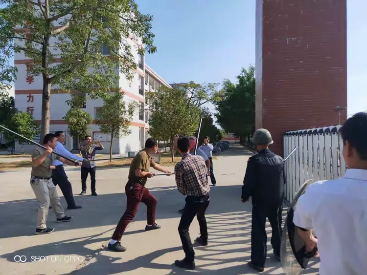 潮州市潮安区江东中学开展防暴反恐演练活动