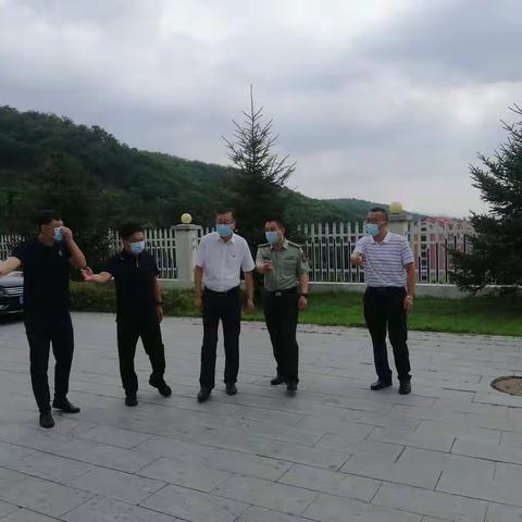 节前慰问优抚对象      院内亲情暖人心