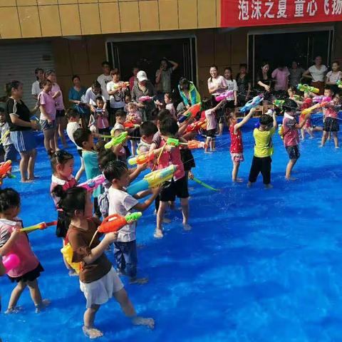 顺祥社区幼儿园毕业活动～泡沫之夏诚挚邀请您的到来！