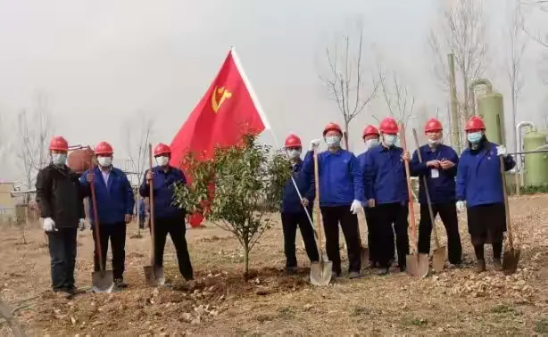 联昊化工开展义务植树，为生态环境增添新绿