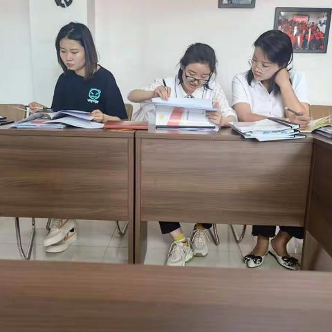 强化督导检查  提高工作实效—区委党史学习教育小组检查指导兴胜巷社区党史教育工作开展情况