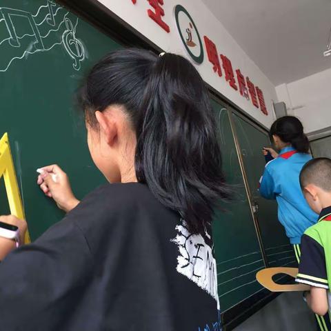 南关小学四年级三班六一留影