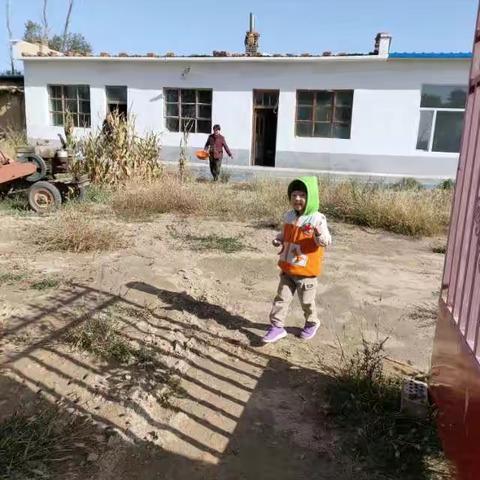 张雨轩寻找秋天的足迹