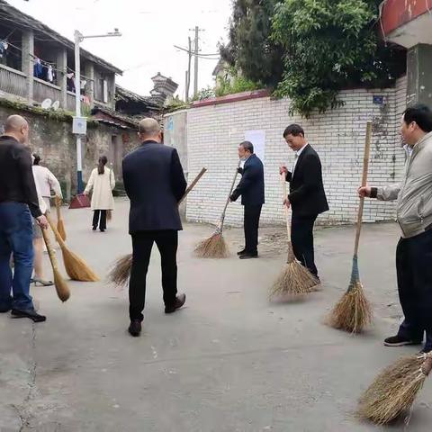 凤冈二小党支部开展“学党史固初心、办实事践承诺”活动