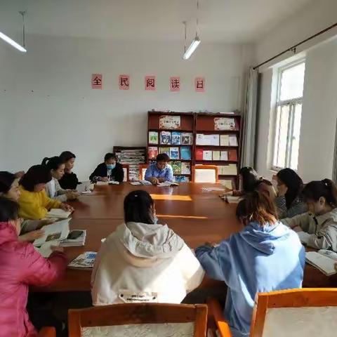 绿城社区开展书香漂绿城，阅来悦幸福活动