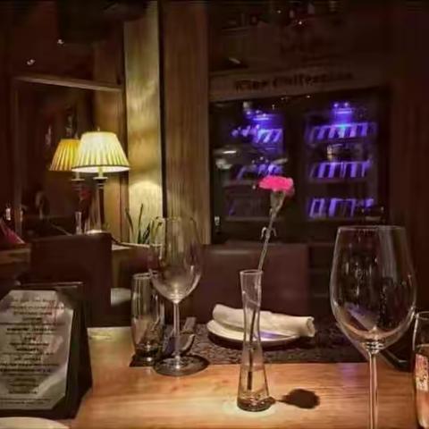 🐜工作原因经常去 ，十一确实人很少 ，根本不需要排队，环境也好，最主要的是没强制性消费，还全面覆盖WIFI