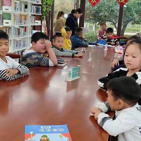 芙蓉湖广场站举办全民阅读，书香莲城读书沙龙活动！