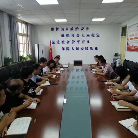 县委政法委传达学习全省“时代楷模”张富清事迹报告会会议精神