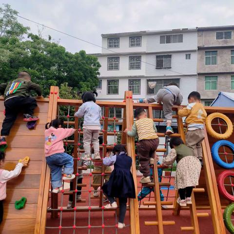 多姿多彩的四月——龙岗乡中心公立幼儿园小二班四月份精彩瞬间