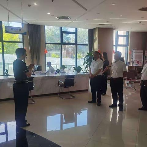 区分行党委委员、副行长兼呼市分行党委书记、行长宋宝崧拜访内蒙古产权交易中心董事长张世宏、总经理文莉