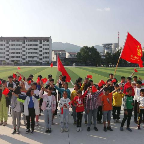 莘莘学子为祖国华诞献礼