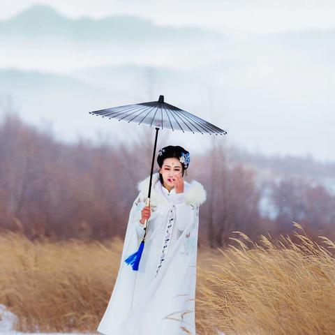 【伴初雪】