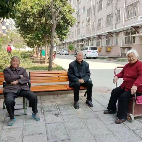 巩义市新华路街道为民办实事：“红色物业”引进来 老旧小区换新颜