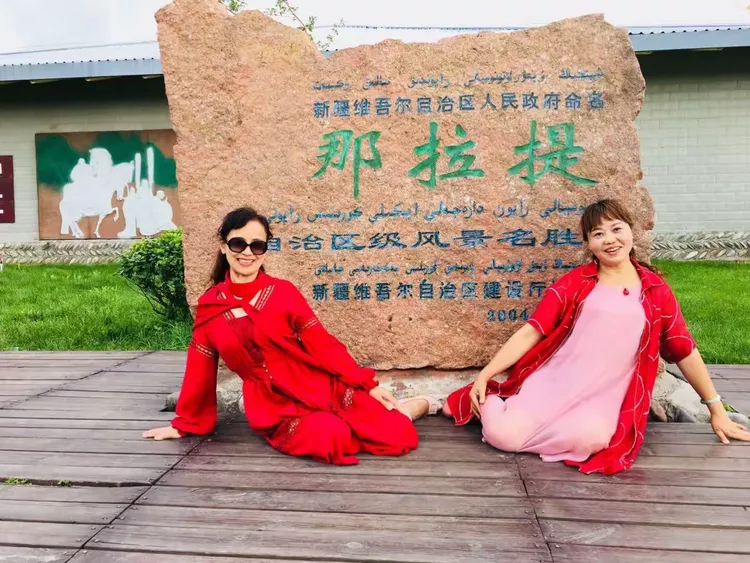 关于赛里木湖拍照穿红色还是白色的信息