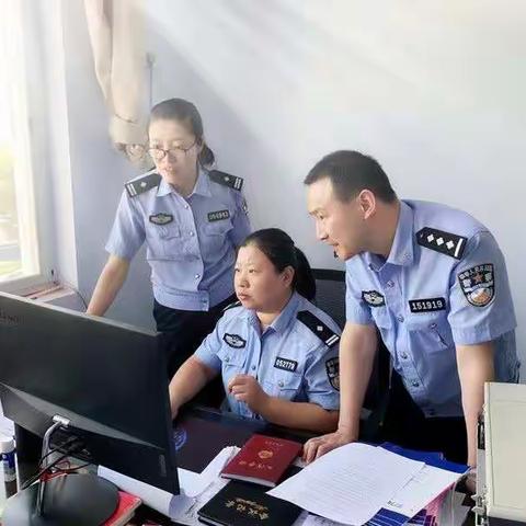 警营里的玫瑰别样红