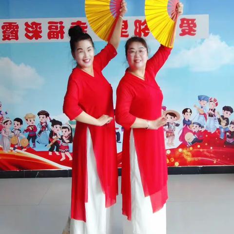 舞美秀艺术团，美好时光！留住美好回忆！祝姐妹们永远年轻漂亮！🌹🌹❤️❤️🎊🎊🎊