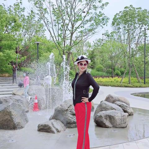 开心快乐姐妹，沈阳市东陵区万科公园1日游玩的真开心啊！㊗️姐妹们永远年轻漂亮！🌹🌹🌴🌴🍉🍉🍉