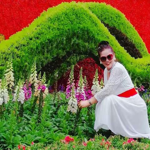 沈阳市浑南五里河市民公园！开心姐妹欢乐多！丰富多彩美如画！祝好姐妹们青春永驻！幸福快乐每一天！