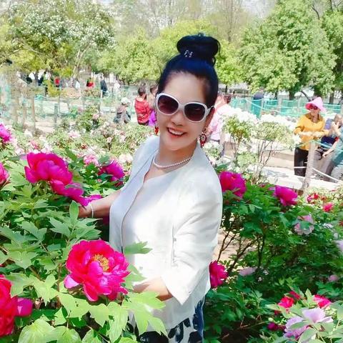 老同学们快乐之旅，本溪一日游玩的开心❤️，㊗️祝老同学们青春永驻！幸福安康！🌹🌹