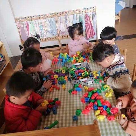 心连心幼儿园小班《区域活动》