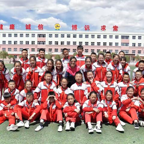 2019年度东乌二校六年三班的快乐六一