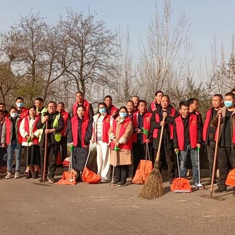 梁洼镇机关干部齐上阵、清洁卫生美环境