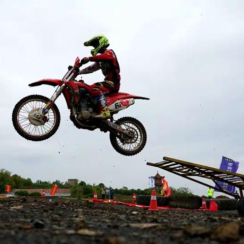 纪实拍《平顶山摩托车拉力赛》