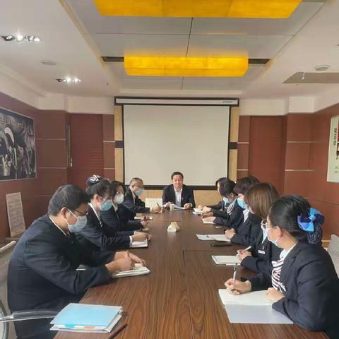 嘉峪关分行李行长、段主任参加新南支行反思大讨论活动