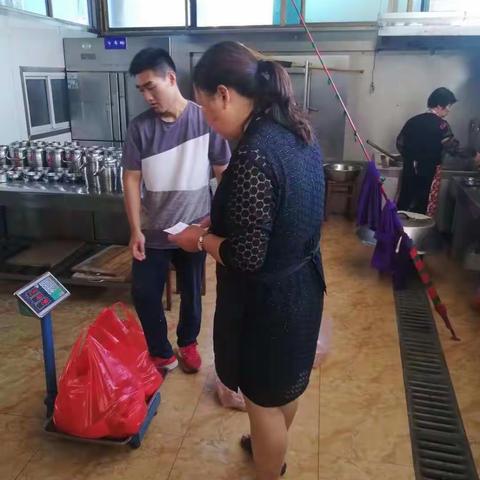 九九重阳节，浓浓敬老情