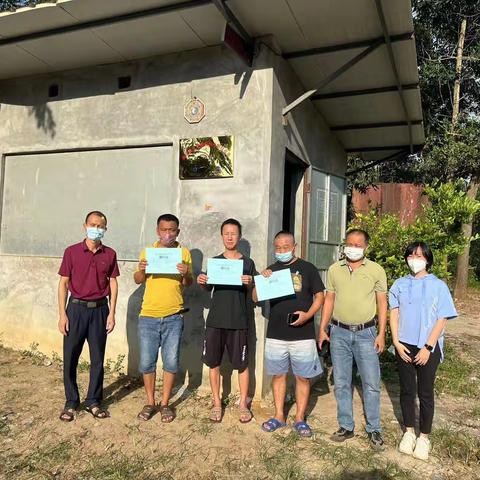 【澄迈县热带作物服务中心】疫情防控不误橡胶生产-----印发通行证