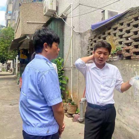 热心为民办实事，促进和谐好社区