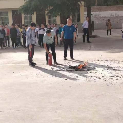 王庄小学消防演练