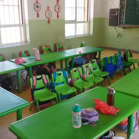 2022年新阳镇王庄小学（幼儿园）地震演练