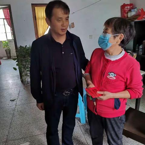 中秋送温暖，关爱暖人心——区妇幼保健院走访慰问城镇贫困户