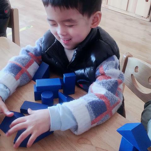 北京小龙人幼儿园～开心超人班