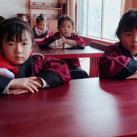 北京小龙人幼儿园开心超人班～国学小课堂