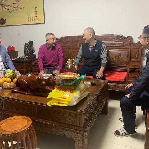 新春送温暖 海口市旅文局副局长蒋祖华同志带队走访慰问退休老干部