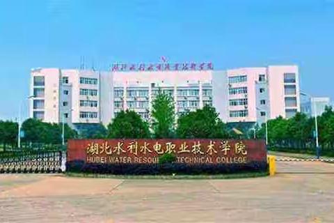 金秋十月，秋高气爽。我们40年的同学相聚了！🌹🌹🌹