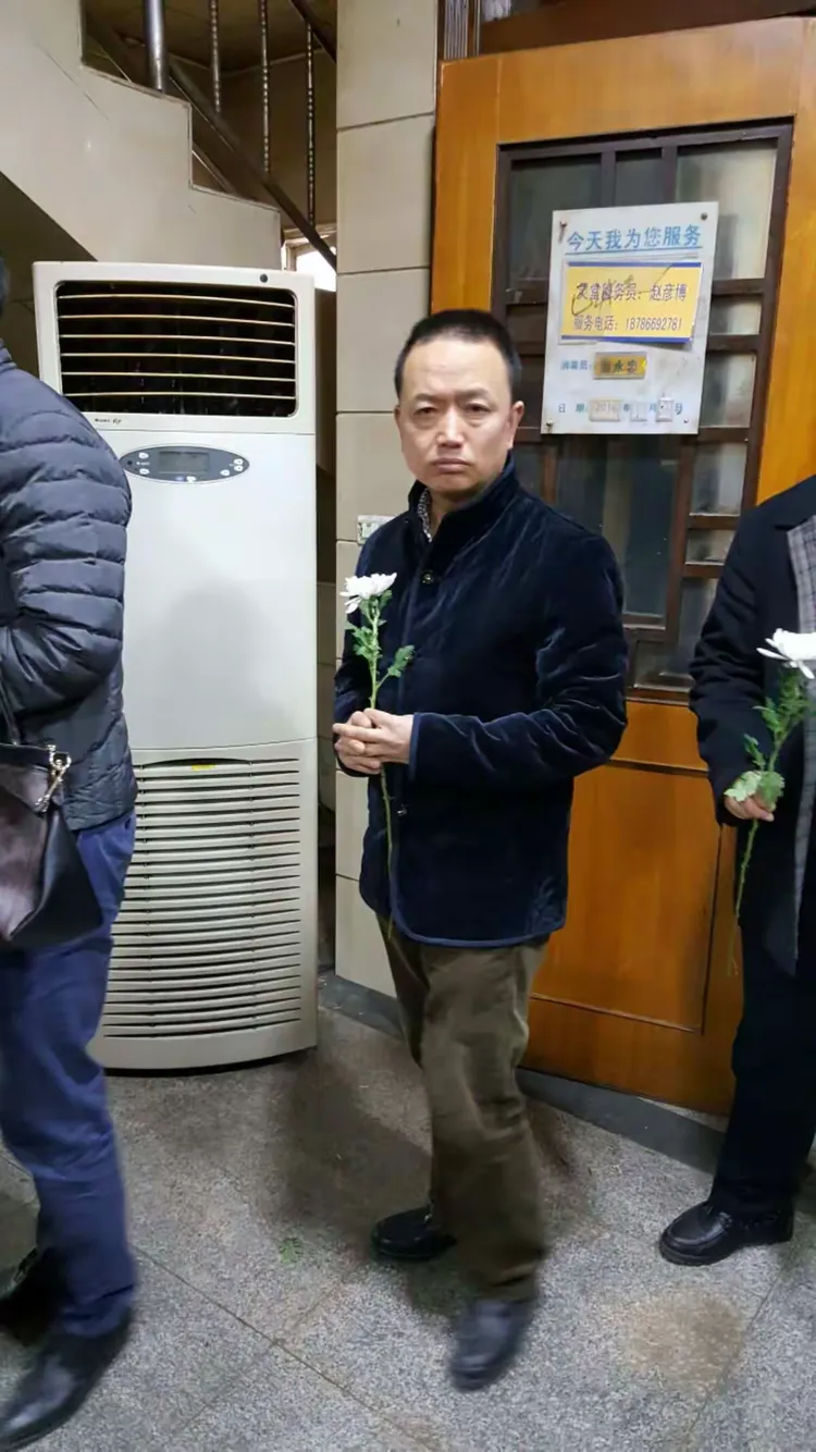 良操美德千秋载，高风亮节万古存 记贵州能源控股集团公司副总、三峡义龙能源公司总经理罗德林