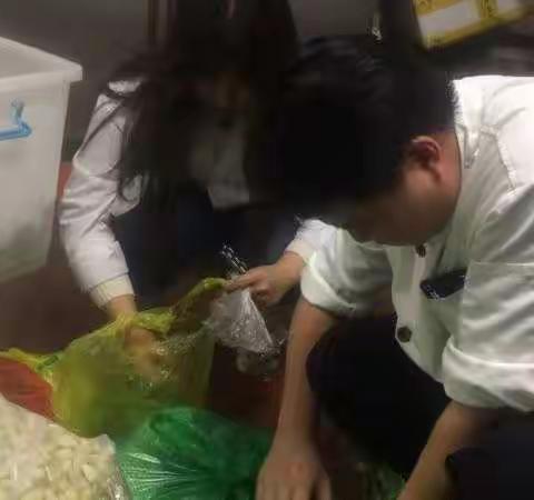 食药中心守护水晶博览会“餐桌上的食品安全”