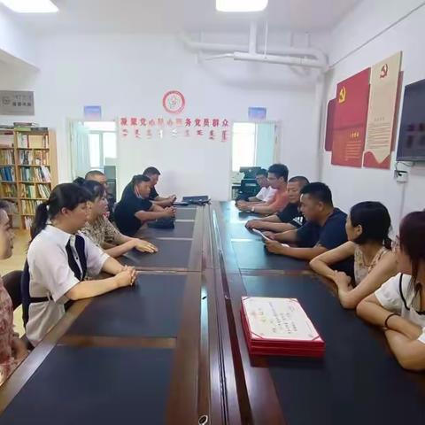 巴音嘎查党支部开展七一“表彰先进 树立典型”主题党日活动