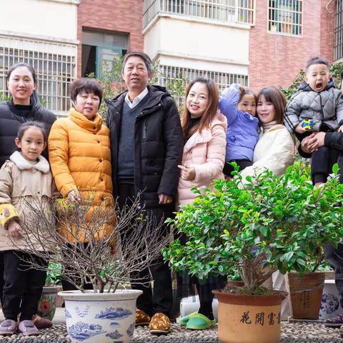 活泼可爱